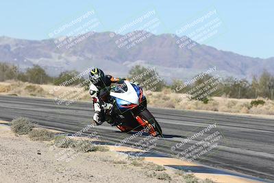 media/Dec-04-2025-Racers Edge (Thu) [[5ebc9f124d]]/3-B Group/3-Session 2 (Turn 7 Inside)/